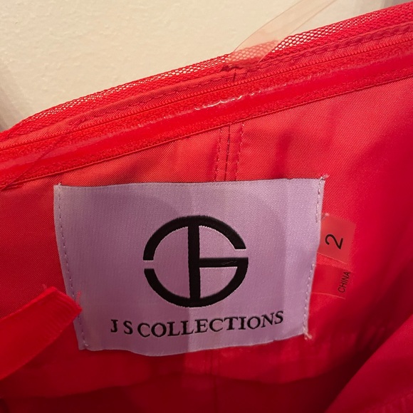 Red Ruched Formal Gown - Picture 3 of 3